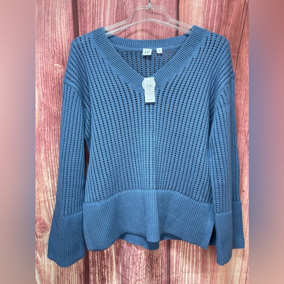 GAP Sweaters - Gap blue cotton V-neck opened stitch relaxed sweater women’s size M